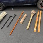Confiscan mazos y tubos a presuntos manifestantes de la CNTE en inmediaciones del Estadio CDMX