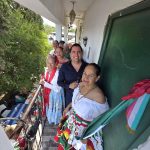Da el «Grito» El Cabrito y abuelitos en Villa Juárez