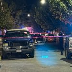 ¡Doble ejecución en Quintas Carolinas! Acribillan a dos hombres a bordo de un vehículo