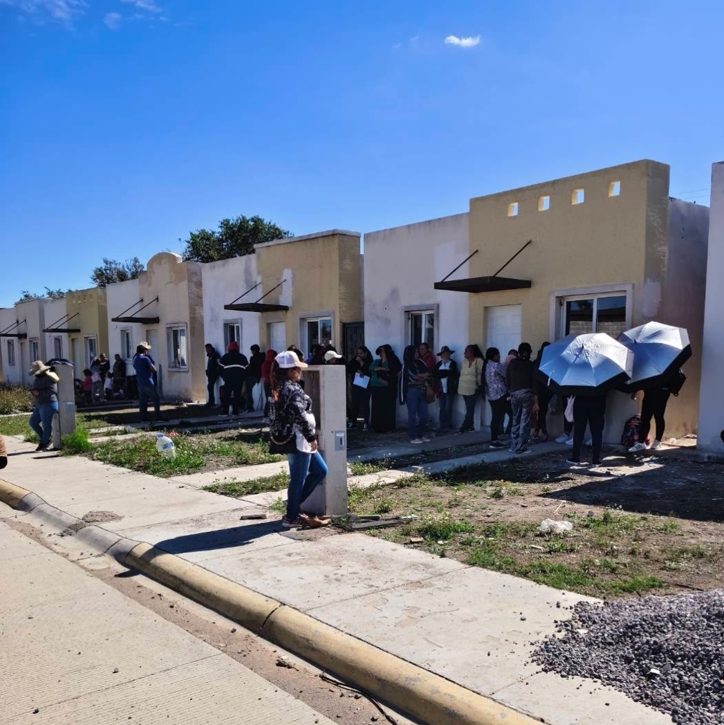 Desplazados reclaman casas vendidas a inmobiliaria